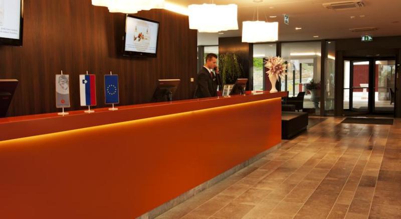 Rimske Terme - Hotel Zdraviliski Dvor Rimske Toplice Exterior foto